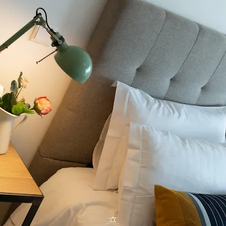 Cathedral Apartment *